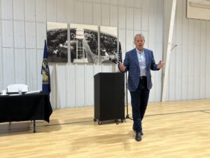 Pillen visits Arnold to unveil new broadband initiative