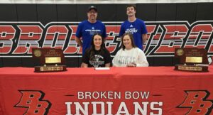 Broken Bow Senior Skylar Benjamin Signs to Play Golf for Iowa Western CC