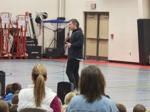 College Football Hall of Famer and NFL Player Danny Woodhead Visits with Broken Bow Students