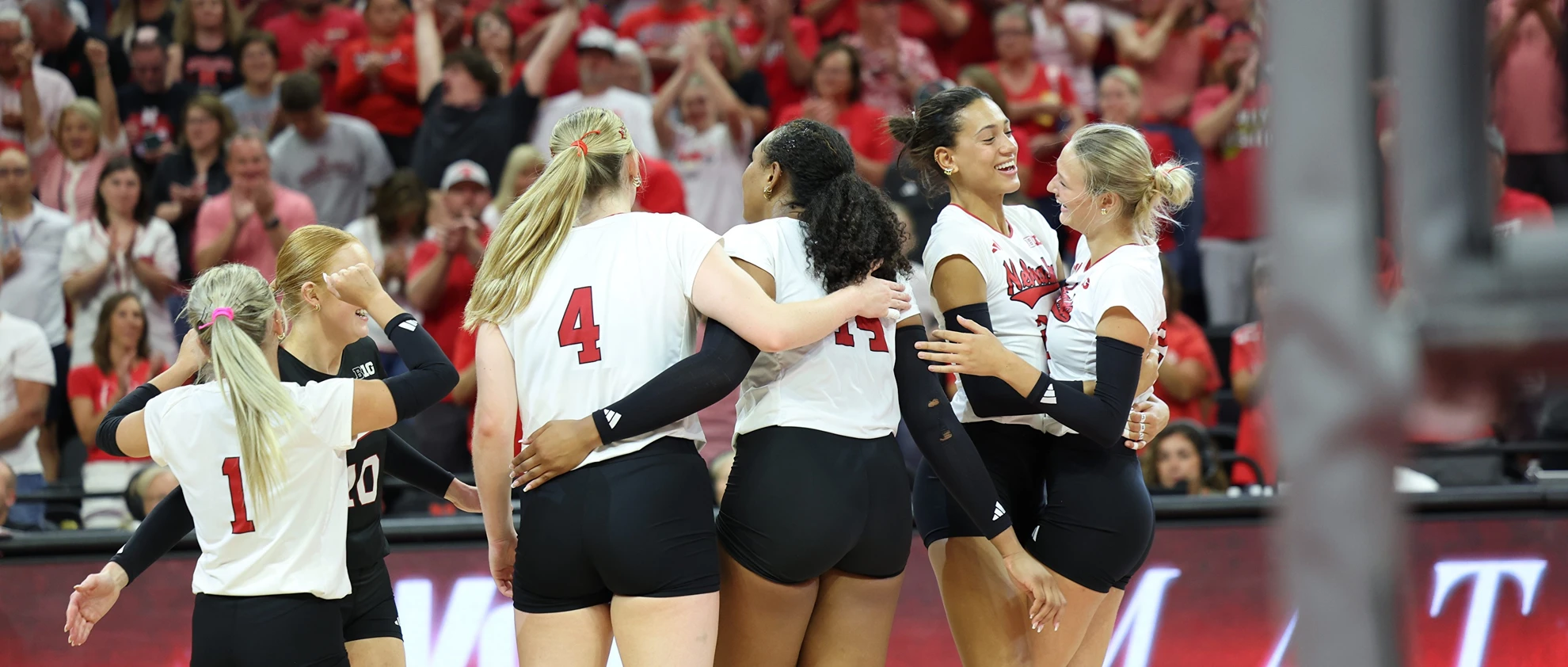 Huskers Sweep New Mexico in Home Opener